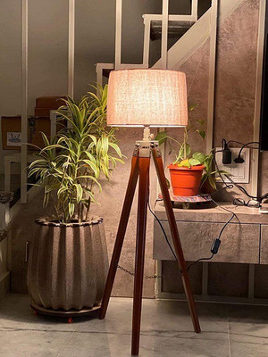 OverseasMart Tripod Floor lamp