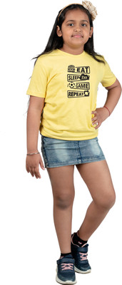 CHOMBOOKA Boys & Girls Typography, Printed Cotton Blend Regular T Shirt(Yellow, Pack of 1)