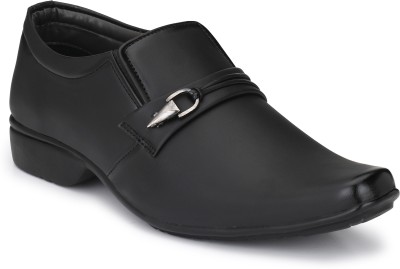 Zavier Slip On For Men(Black , 7)