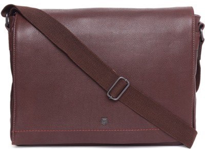 Tom Lang London TLMB-001-3 Messenger Bag(Maroon, 11 inch)