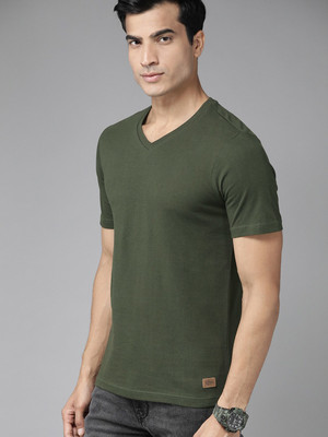 Roadster Solid Men V Neck Dark Green T-Shirt