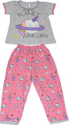 DRESSED UP DIVAS Kids Nightwear Girls Printed Cotton Blend(Grey Pack of 1)