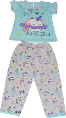 DRESSED UP DIVAS Kids Nightwear Girls Printed Cotton Blend(Grey Pack of 1)