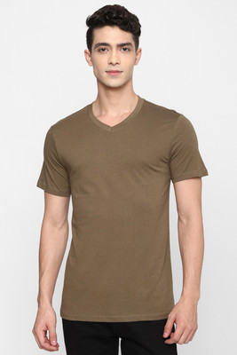 50% OFF on FOREVER 21 Solid Men V Neck Green T-Shirt 50% OFF on FOREVER 21 Solid Men V Neck Green T-Shirt