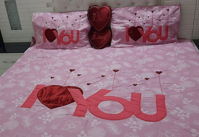 SF SHAKUMBHARI FAB 280 TC Cotton Double Text Print Flat Bedsheet(Pack of 1, Red)