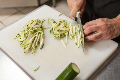 SWISS WONDER Medium Cutting and Chopping Board for Regular Use Plastic Cutting Board(White Pack of 1 Dishwasher Safe)