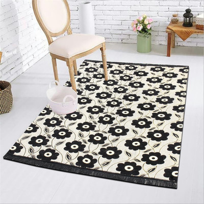 Sparrow world Black, White Chenille Runner(5 ft,  X 7 ft, Rectangle)