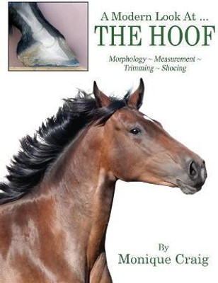 A Modern Look At ... THE HOOF(English, Hardcover, Craig Monique)