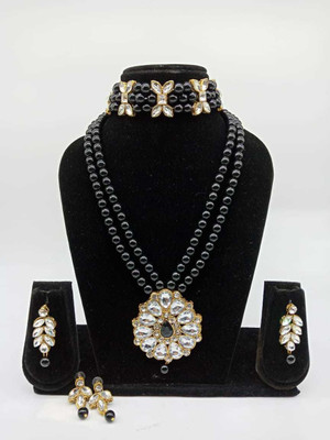 CATALYST Alloy Gold-plated Black Jewellery Set(Pack of 1)