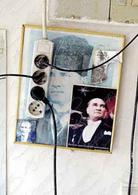 Mine Dal: Everybody's Atatuerk(English, Hardcover, unknown)