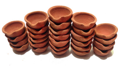 Ayodhya Bhakti Small Diya !! Deepak !! Mitti ka Diyal/Deepak !! Diyali !! Dipawali !! Diwali !! Mitti ka Chirag !! mitti ka Diya Small !! Sets of 24-Pic Earthenware (Pack of 24) Table Diya Set(Height: 2 inch)