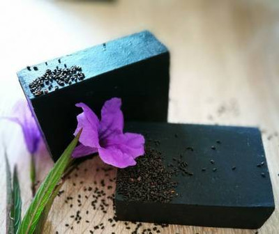 Royal Trends Activated Charcoal Melt and Pour Soap Base for Face & Skin , Net (1kg)(1000 g)