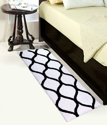 RM Handloom White, Black Polyester Runner(2 ft,  X 4 ft, Rectangle)