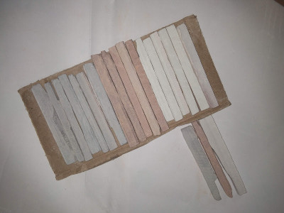 juturus Loose Mixed Slate Pencils 400g Writing Solid Chalk(40 Sticks)