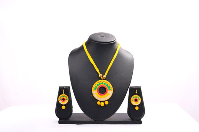 DRESSED UP DIVAS Terracotta Yellow Jewellery Set(Pack of 1)