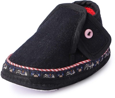 Butterthief Unisex anti slip soft baby shoes for babies (6 - 9 months) Booties(Toe to Heel Length - 12 cm, Black)