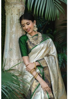 Niwaa Printed, Self Design, Embellished, Woven, Animal Print, Blocked Printed Bollywood Jacquard, Silk Blend Saree(Cream)