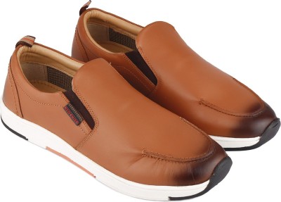 RED CHIEF Slip On Sneakers For Men(Tan)