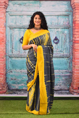 Craftmusium Printed, Color Block, Blocked Printed, Floral Print, Dyed Daily Wear Pure Cotton Saree(Grey)