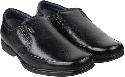 METRO Slip On For Men(Black , 7)