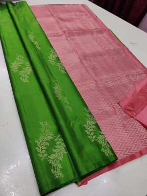 SHWENILA Solid/Plain Assam Silk Pure Silk Saree(Green)