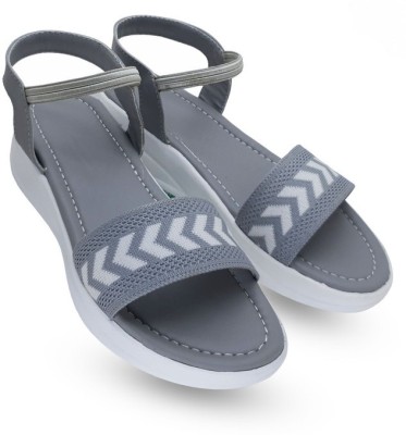 Digni Women Wedges(Grey, White , 6)