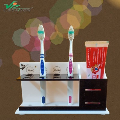 Viz Creation Beautiful Bathroom Acrylic Toothbrush holder with Wall Mounted & Counter top Design Unique idea Separate Brush with Name family member ( PAPA – MUMMY – BROTHER & ME ) Acrylic Toothbrush Holder(White, Wall Mount)