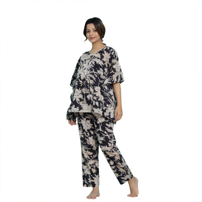 Sanskrutihomes Women Printed Black Night Suit Set