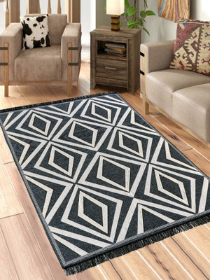 Linen Basics Grey Chenille Runner(5 ft,  X 7 ft, Rectangle)