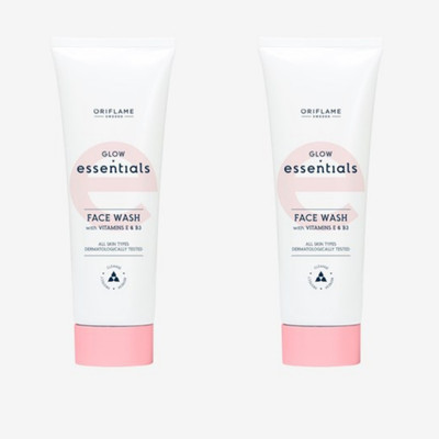 Oriflame Glow Essentials  with Vitamins E & B3 Face Wash(125 ml)