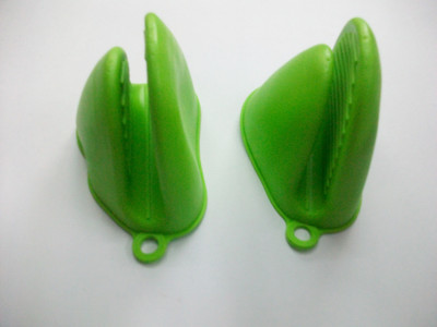 Medhavi Green Silicon Kitchen Linen Set