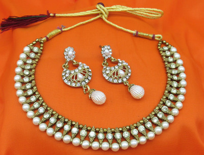 SHREE MAULI CREATION Alloy Gold-plated White Jewellery Set(Pack of 1)