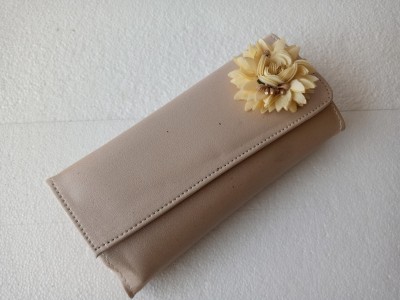 All fashion Casual Cream  Clutch