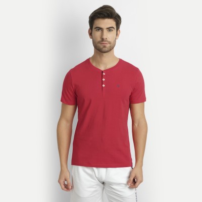 AM SWAN Solid Men Henley Neck Red T-Shirt