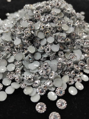 The Unique ® 5mm Flower Chakri Silver Colour Round Shape Stone Crystal Kundans Chandla Resin Beads Stone for Art & Craft, Jewellery Making, Bangles, Embroidery & DIY Works (Pack of 5000pcs) With Fabric Glue The Unique ® 5mm Flower Chakri Silver Colour Round Shape Stone Crystal Kundans Chandla Resin Beads Stone for Art & Craft, Jewellery Making, Bangles, Embroidery & DIY Works (Pack of 5000pcs) With Fabric Glue