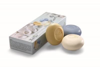 Anuved Pearl Gift Pack of 3 bath soaps.(375 g)