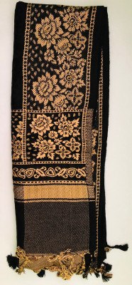 Kashmiri queen Wool Embroidered Women Shawl(Black)
