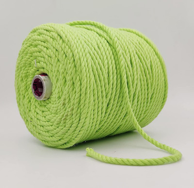 Bobbiny Parrot Green Thread(50 m Pack of1)