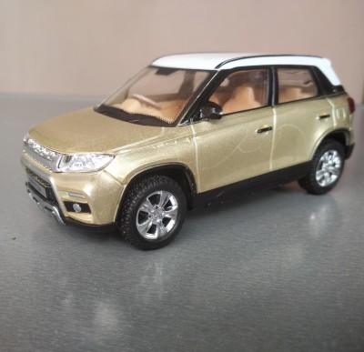 centy Bretza SUV looks like Real with Pull back action(Gold, White, Pack of: 1)