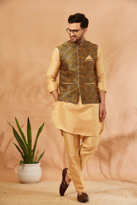 ARMAAN ETHNIC Men Kurta Pant Ethnic Jacket Set