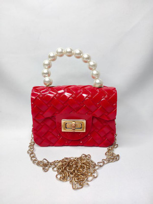 sen store Red Sling Bag no model