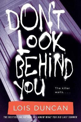 Don't Look Behind You(English, Paperback, Duncan Lois)