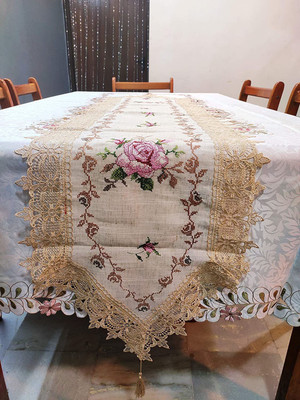 DECOLOGY Gold 177 cm Table Runner(Satin)