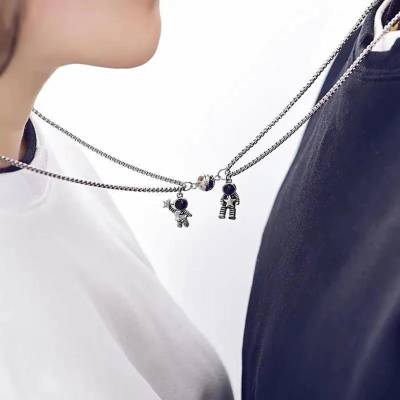Shopping Dust Valentine day Gift Magnet astronaut Couple Pendant Couple Locket for boy and boy Silver Stainless Steel Pendant Set