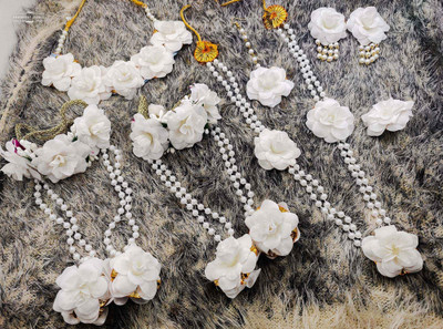 BALIKA VADHU Fabric White Jewellery Set(Pack of 1)