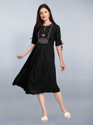 HABILIMENTS Women Embroidered Flared Kurta(Black)