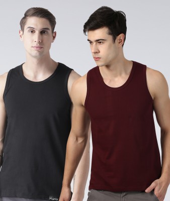 Young trendz Solid Men Round Neck Maroon, Black T-Shirt