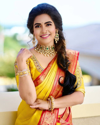 Amrut Collection Woven Banarasi Silk Blend Saree(Yellow)