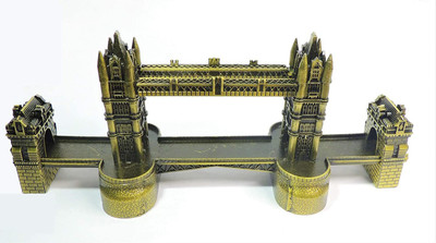 TinyGifts Decorative Showpiece  -  9 cm(Metal, Gold)