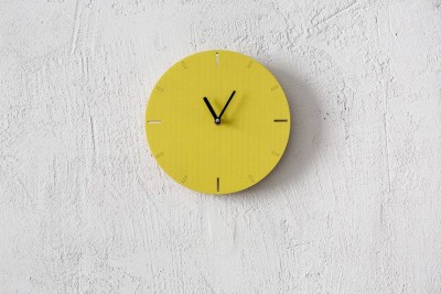 Qeznef Analog 30 cm X 30 cm Wall Clock(Yellow, Without Glass, Standard)